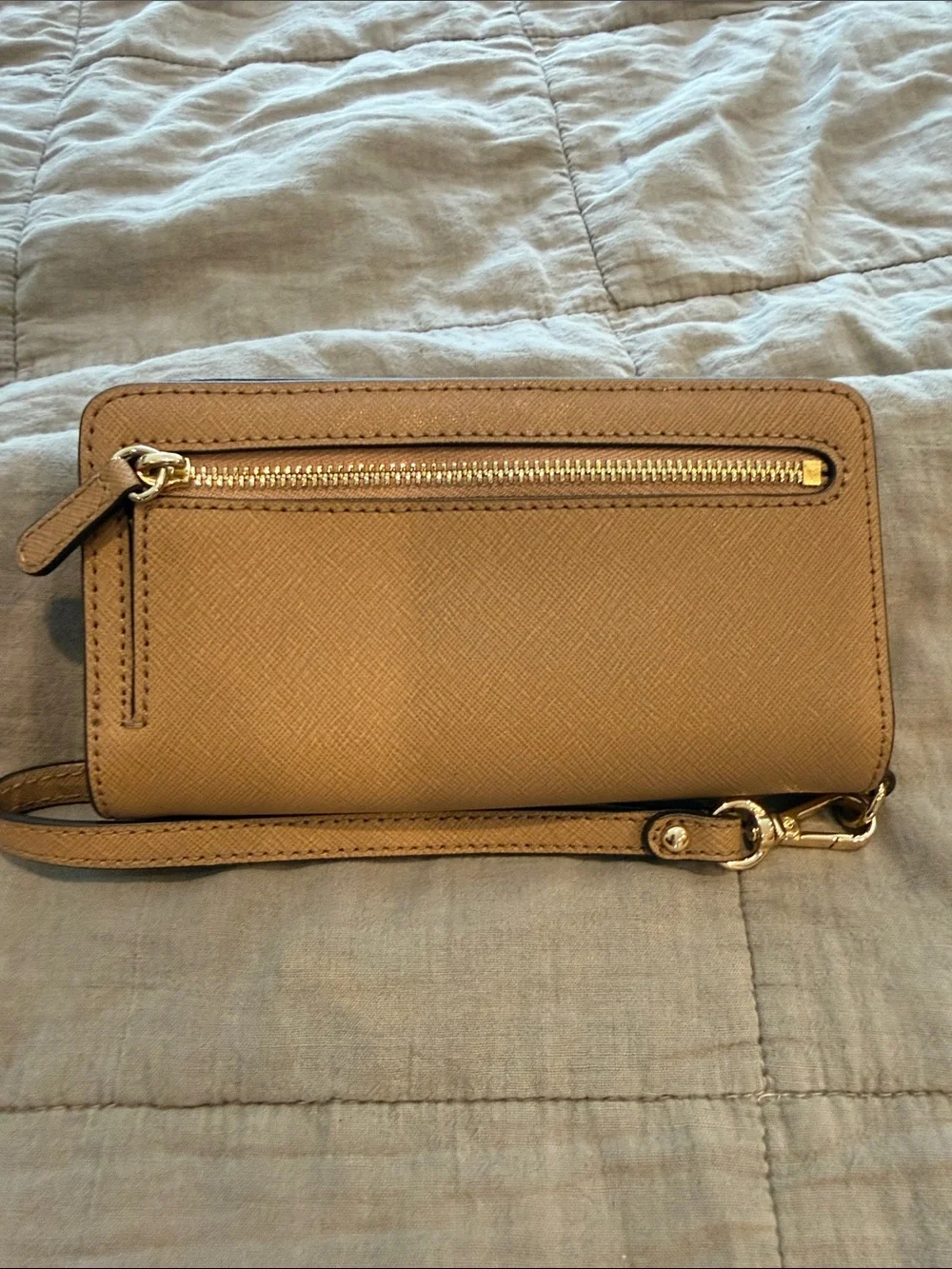 Michael Kors Beige/Tan Saffiano Leather Wristlet Gold Logo Animal Print Interior